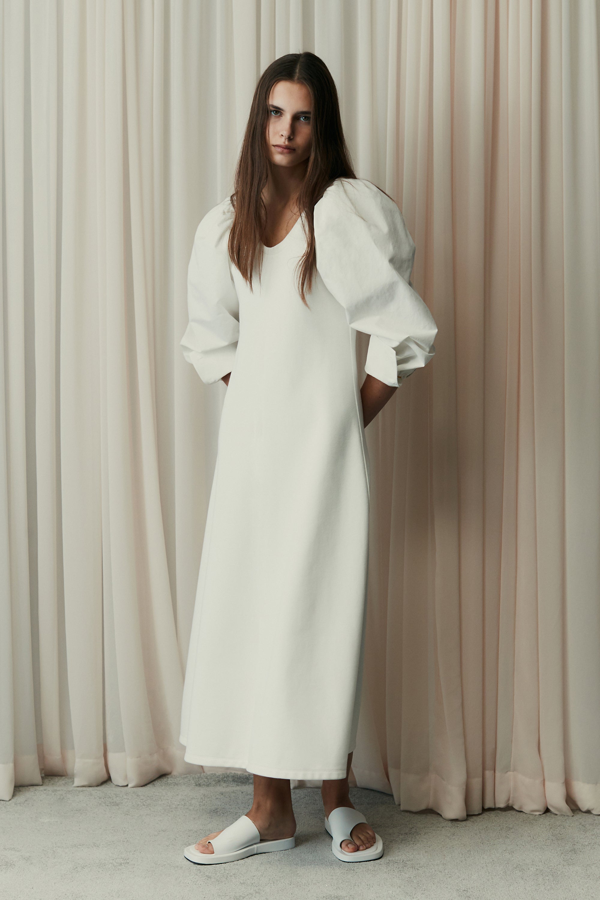 Puffed-sleeve flare midi dress GOEN.J Puffed-sleeve flare midi dress GOEN.J