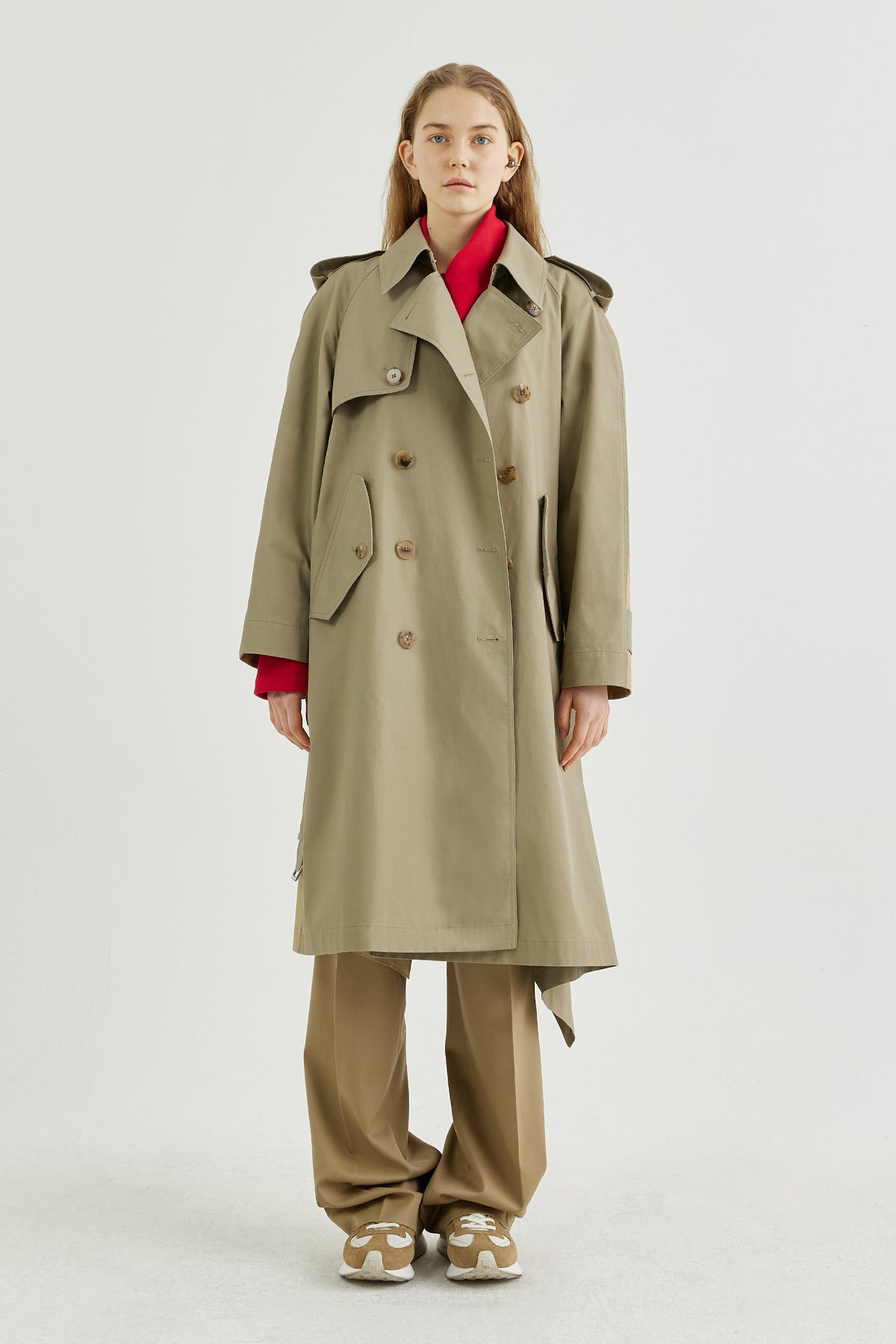 Double-breasted two-tone trench coat –