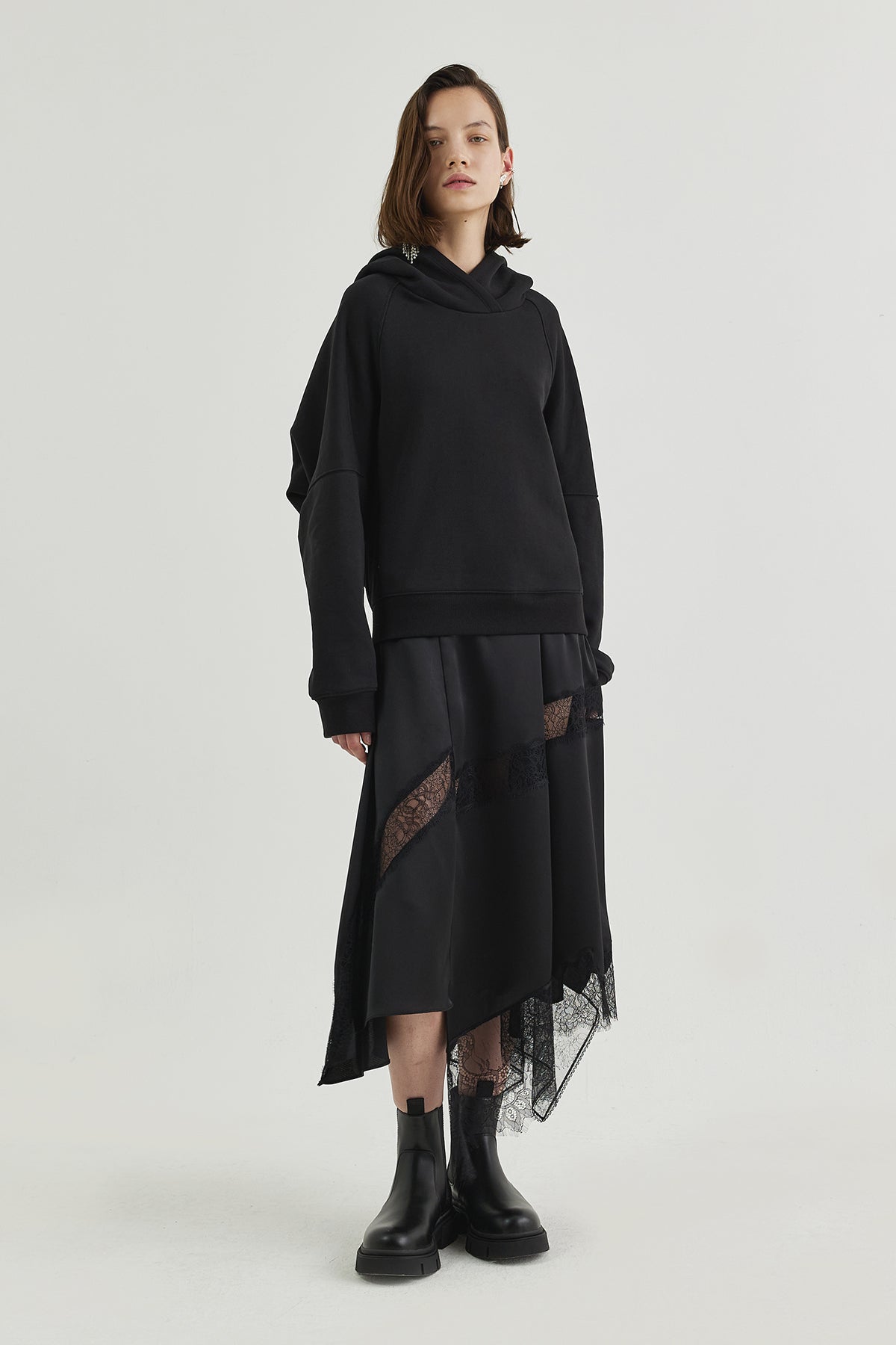 Hooded dress with an overlay of lace-trimmed charmeuse skirt GOEN.J Hooded dress with an overlay of lace-trimmed charmeuse skirt GOEN.J