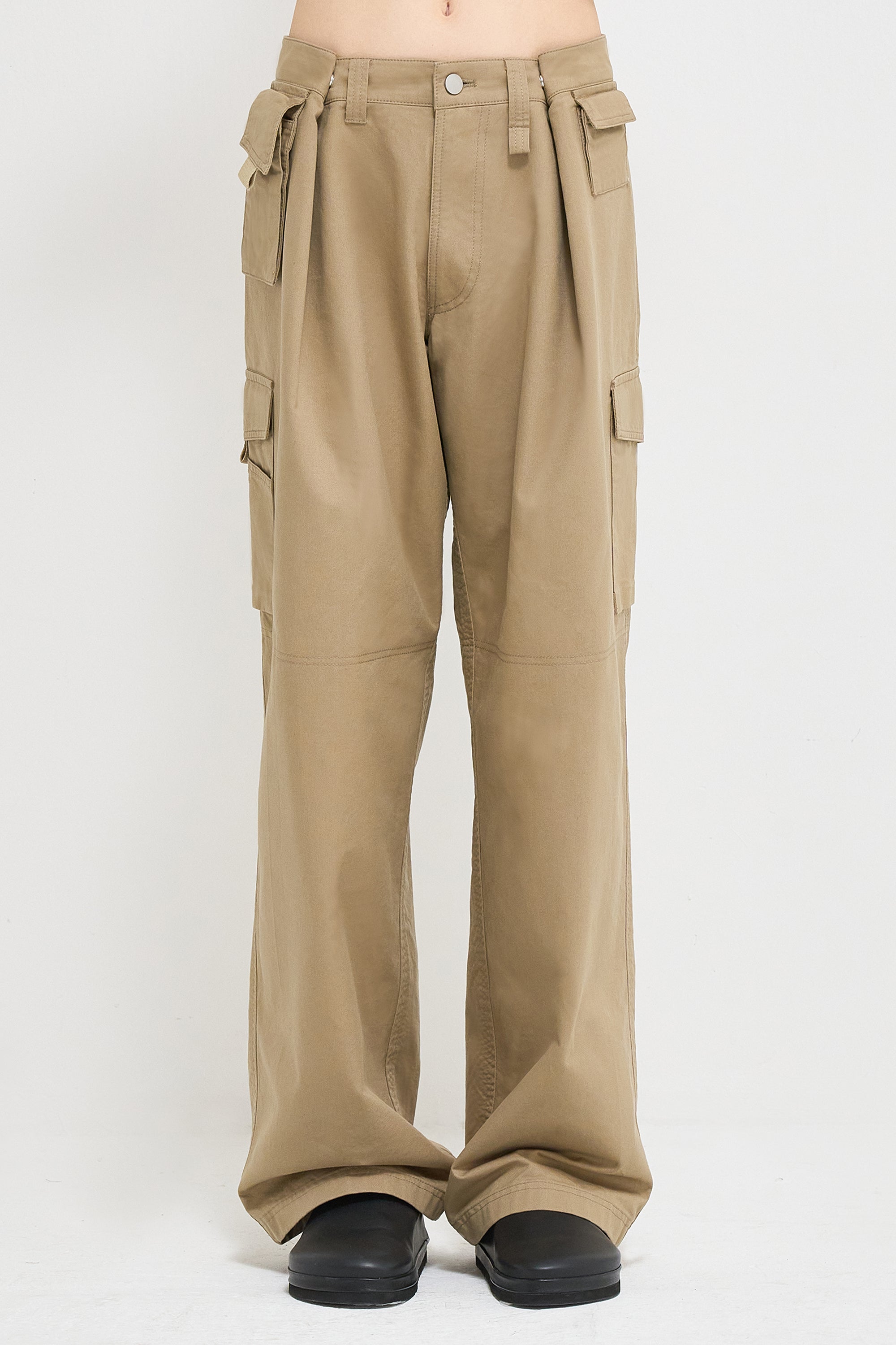 Pin-tuck detailed cargo pants - BEIGE / S